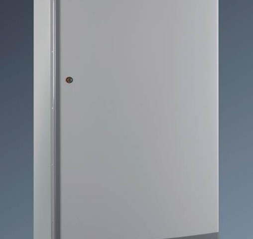 Холодильный шкаф R700L
